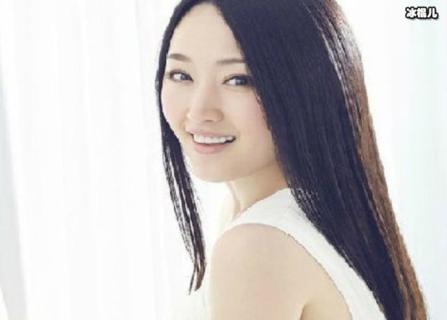 杨钰莹是上个世纪的“甜心”，实力唱将的她如今孑然一身