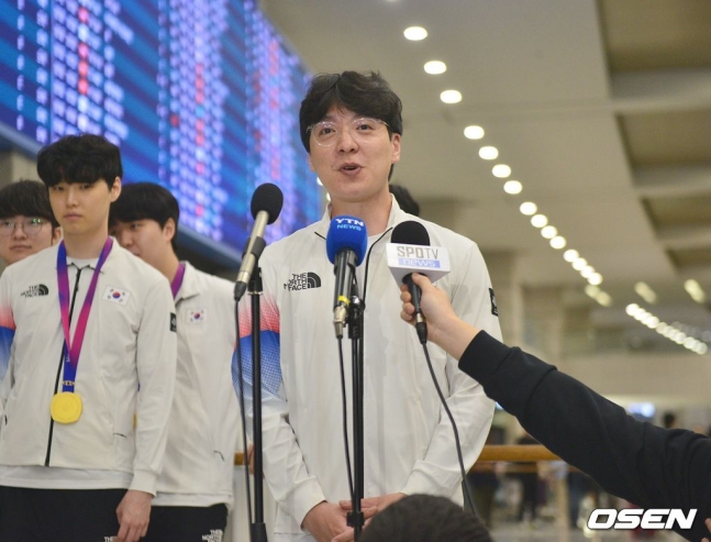 韩国国家队教练Kkoma：“我很高兴我实现了我的目标！”