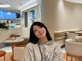 【蜗牛电竞】Mayumi晒照：来中国玩了，在上海探索！